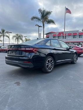 Deep Black Pearl 2025 Volkswagen Jetta 1.5T Sport