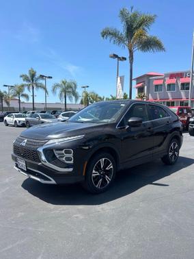 Labrador Black Pearl 2025 Mitsubishi Eclipse Cross SE