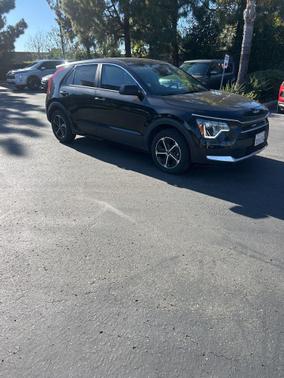 Aurora Black Pearl 2025 Kia Niro LX