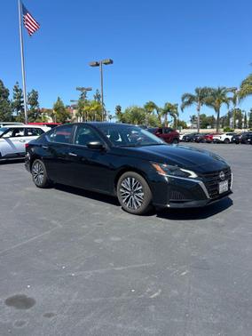 Super Black 2025 Nissan Altima 2.5 SV