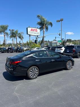 Super Black 2025 Nissan Altima 2.5 SV
