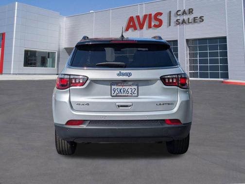 Silver Zynith Metallic Clearcoat 2025 Jeep Compass Limited