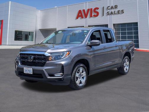 Crystal Black Pearl 2025 Honda Ridgeline RTL