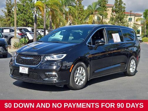 Diamond Black Crystal Pearlcoat 2026 Chrysler Pacifica L