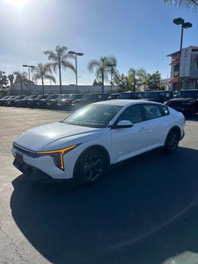 Snow White Pearl 2025 Kia K4 LXS