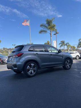 Mercury Gray Metallic 2025 Mitsubishi Outlander Sport SE