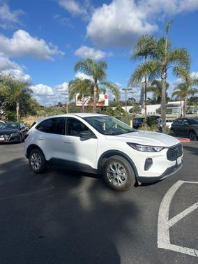 Oxford White 2025 Ford Escape Active