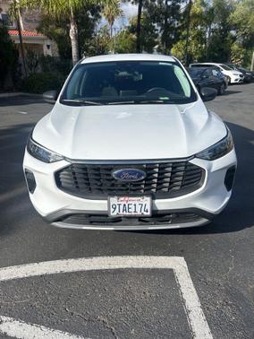 Oxford White 2025 Ford Escape Active