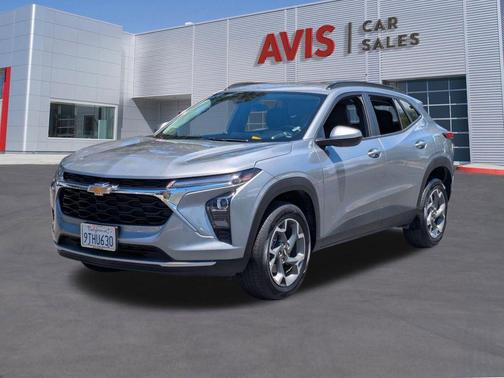 Sterling Gray Metallic 2025 Chevrolet Trax LT