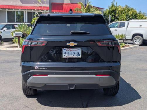 Mosaic Black Metallic 2025 Chevrolet Equinox 1LT