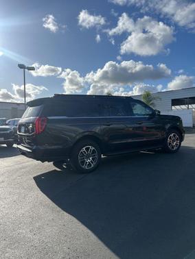 Gray Metallic 2025 Ford Expedition Max Active 4x4