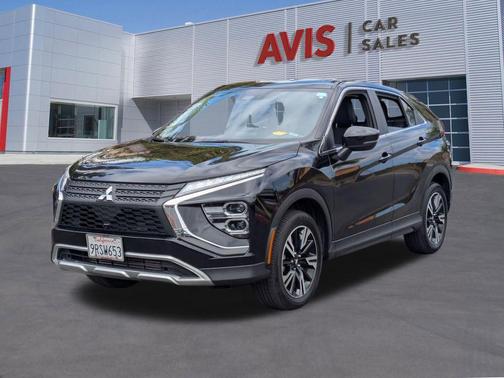 Labrador Black Pearl 2025 Mitsubishi Eclipse Cross SE