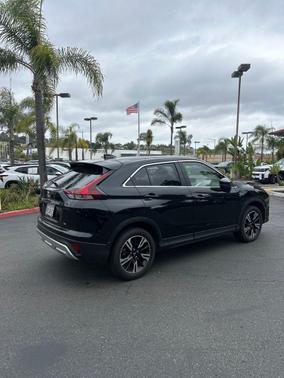 Labrador Black Pearl 2025 Mitsubishi Eclipse Cross SE