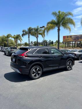 Labrador Black Pearl 2025 Mitsubishi Eclipse Cross SE