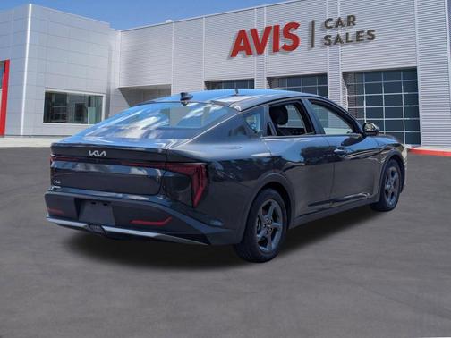 Aurora Black Pearl 2025 Kia K4 LXS