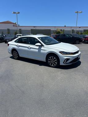 Pure White 2025 Volkswagen Jetta 1.5T S