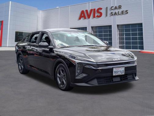 Aurora Black Pearl 2025 Kia K4 LXS