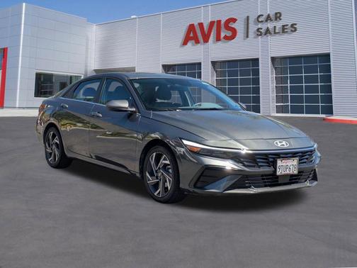 2025 Hyundai ELANTRA SEL