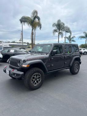 Granite Crystal Metallic Clearcoat 2025 Jeep Wrangler Rubicon