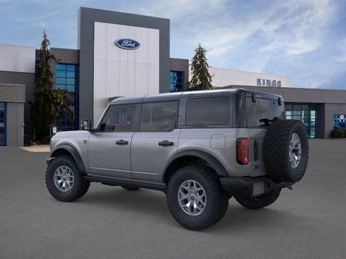 Gray Metallic 2025 Ford Bronco Badlands