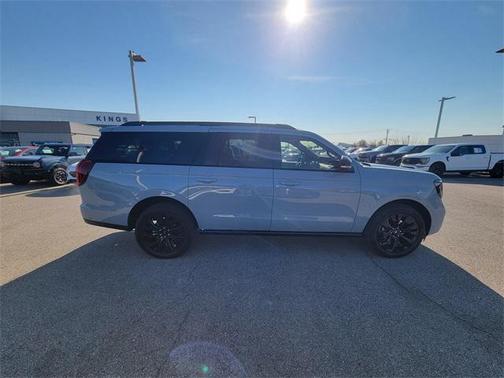 Glacier Gray Metallic TriCoat 2025 Ford Expedition Platinum