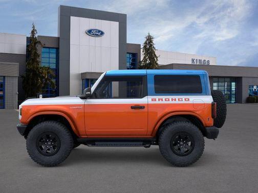 OXFORD WHITE 2025 Ford Bronco Stroppe Edition