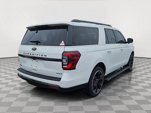 White Metallic 2022 Ford Expedition Limited