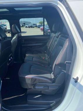 White Metallic 2022 Ford Expedition Limited