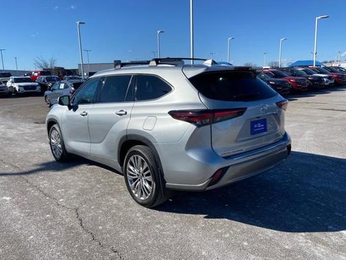 2024 Toyota Highlander Platinum