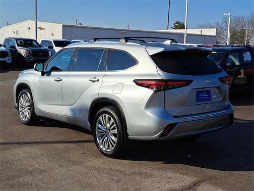 2024 Toyota Highlander Platinum