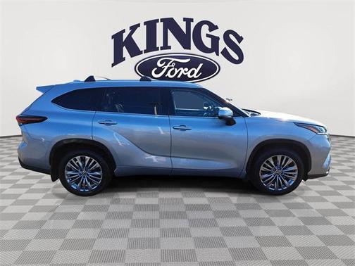 2024 Toyota Highlander Platinum