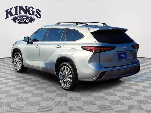 2024 Toyota Highlander Platinum