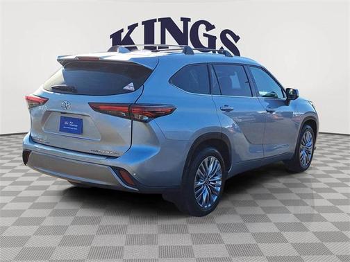 2024 Toyota Highlander Platinum