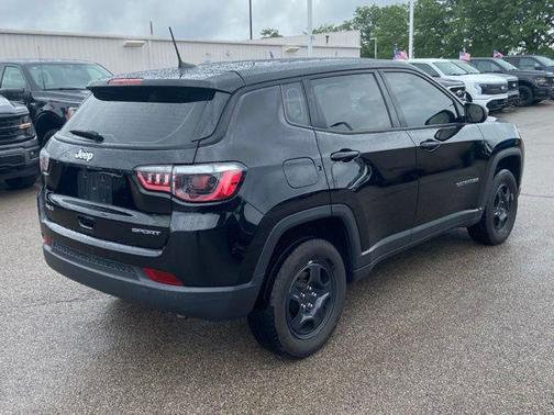 Diamond Black Crystal Pearlcoat 2018 Jeep Compass Sport