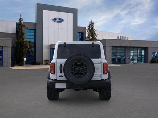 OXFORD WHITE 2026 Ford Bronco Badlands