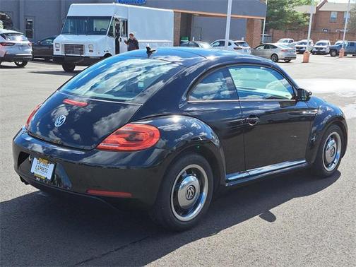 2013 Volkswagen Beetle 2.5L Fender Edition