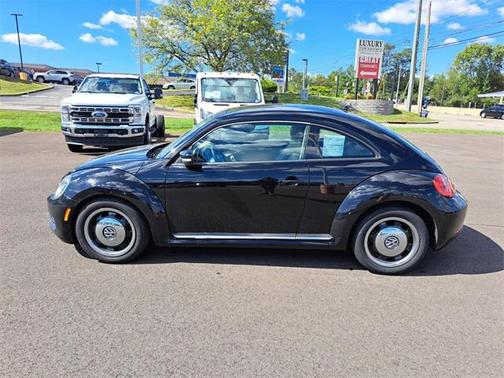 2013 Volkswagen Beetle 2.5L Fender Edition