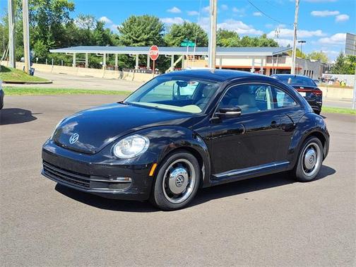 2013 Volkswagen Beetle 2.5L Fender Edition