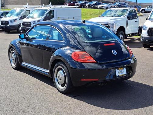 2013 Volkswagen Beetle 2.5L Fender Edition