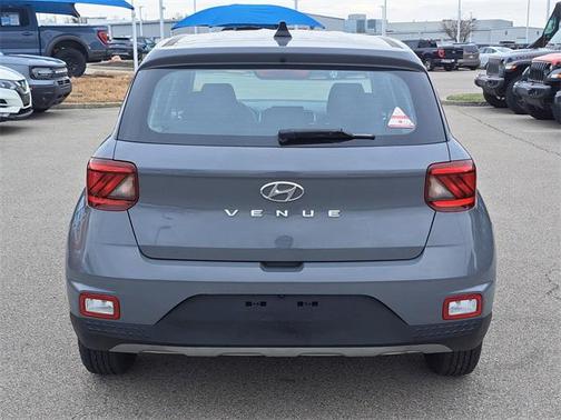 2021 Hyundai VENUE SE