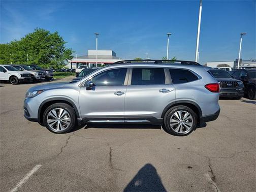 Ice Silver Metallic 2022 Subaru Ascent Touring 7-Passenger