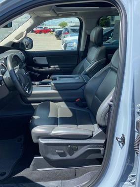 Glacier Gray Metallic TriCoat 2025 Ford Expedition Active