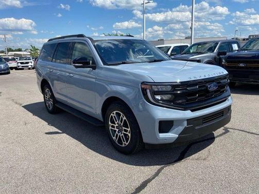 Glacier Gray Metallic TriCoat 2025 Ford Expedition Active
