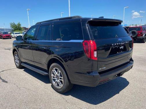 Black Metallic 2025 Ford Expedition Active
