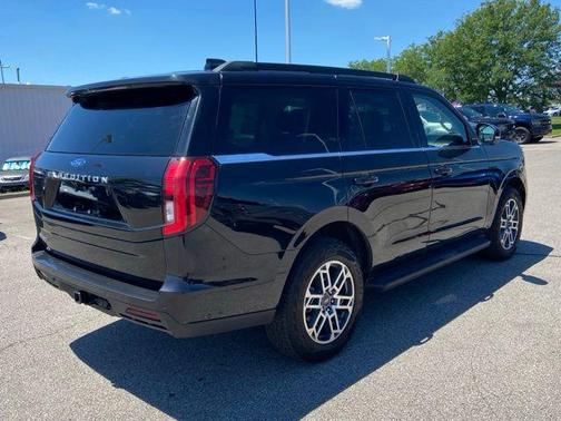 Black Metallic 2025 Ford Expedition Active