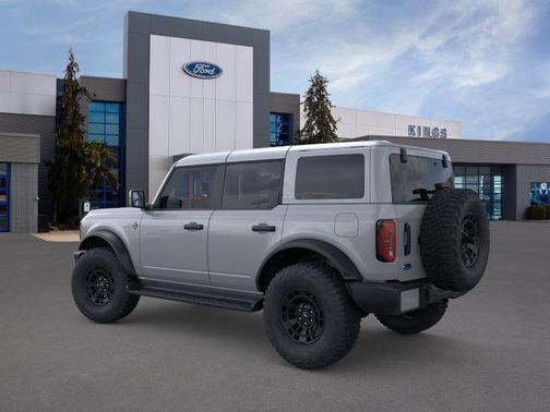 Avalanche Gray 2026 Ford Bronco Outer Banks