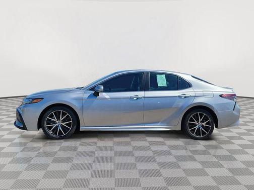 Celestial Silver Metallic 2023 Toyota Camry SE