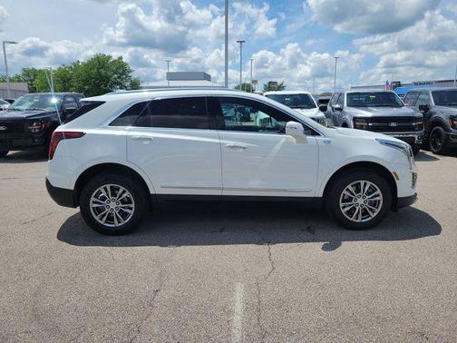 White 2022 Cadillac XT5 Premium Luxury