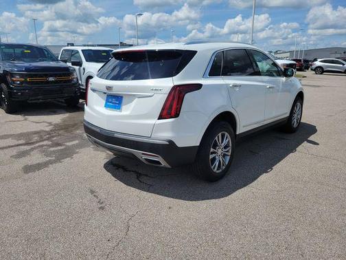 White 2022 Cadillac XT5 Premium Luxury