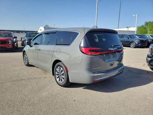 Ceramic Gray Clearcoat 2022 Chrysler Pacifica Hybrid Touring L